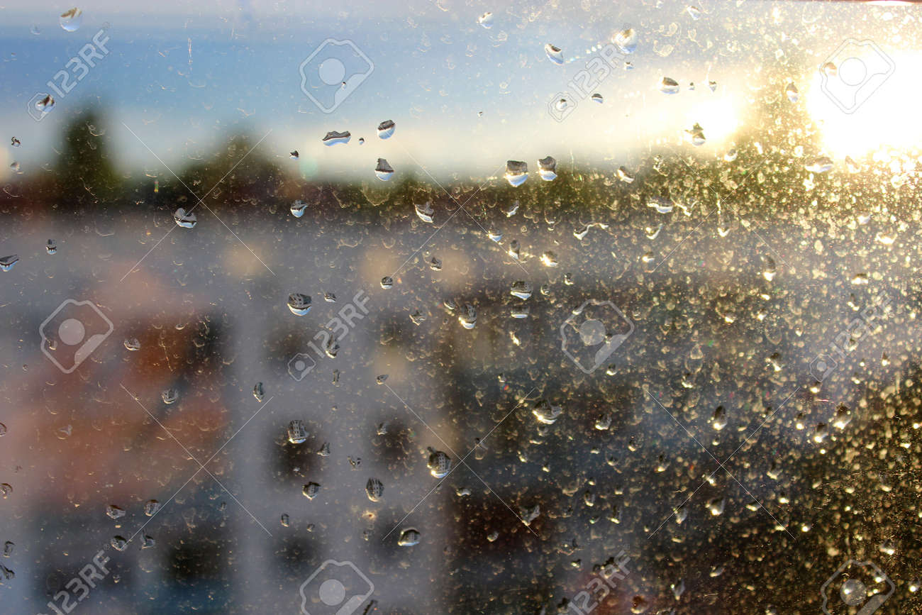it s raining behind