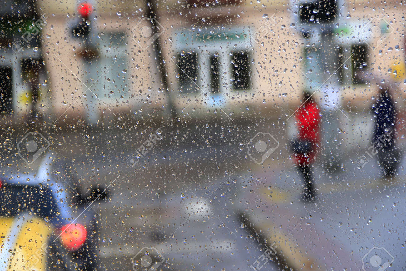 it s raining behind
