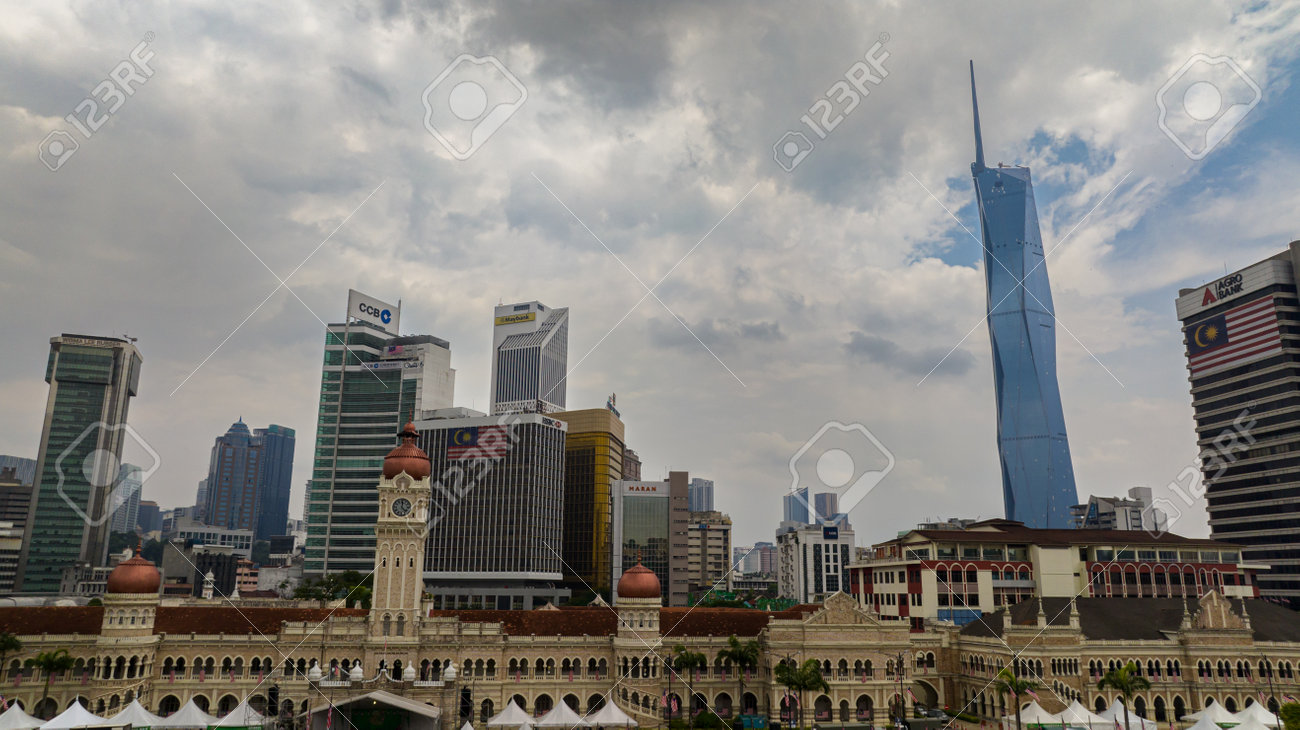 PDF] Design of the world's tallest buildings— Petronas Twin Towers at Kuala  Lumpur City Centre | Semantic Scholar, image size:1300x730