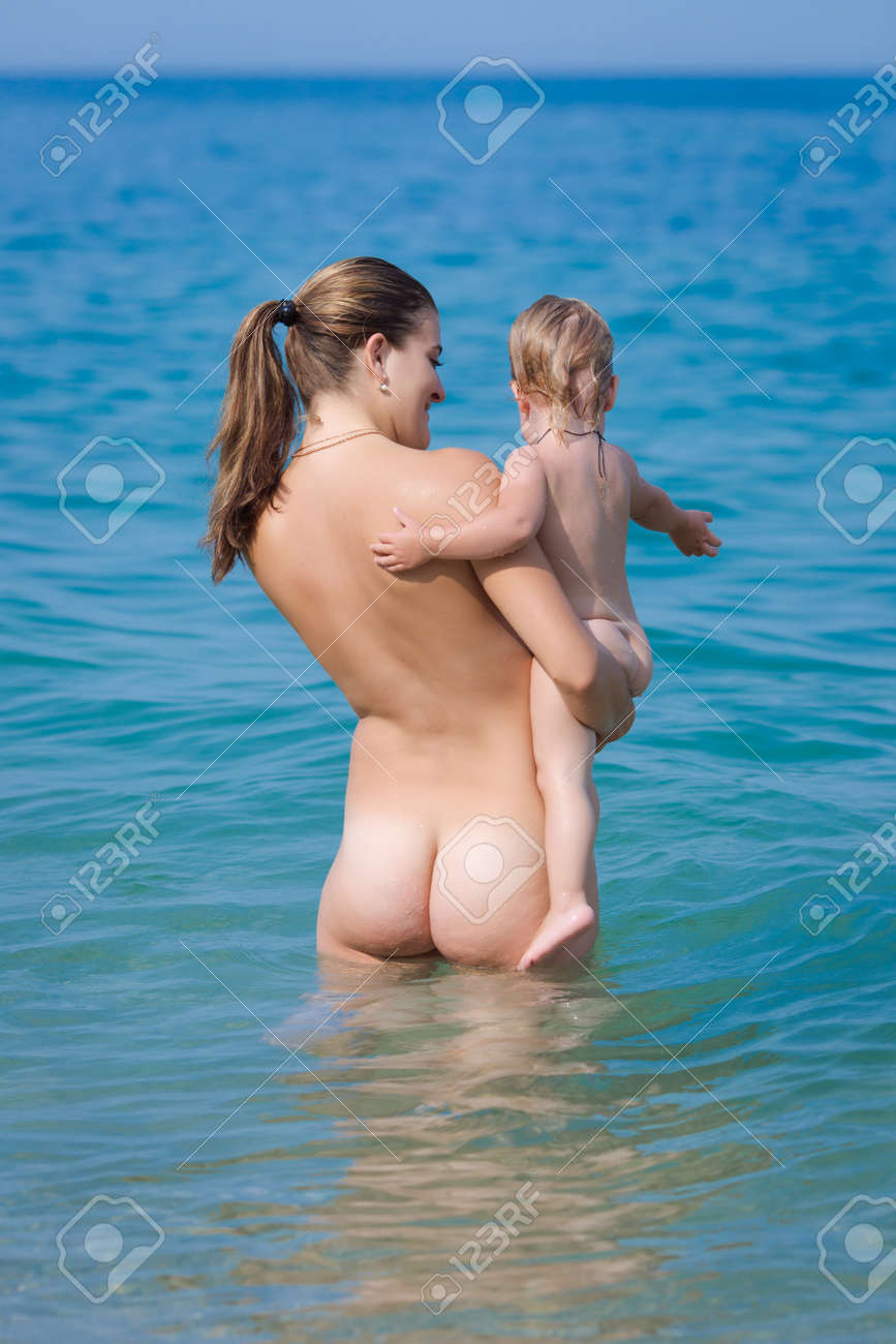 Nude Young Mom Nude Young Mom
