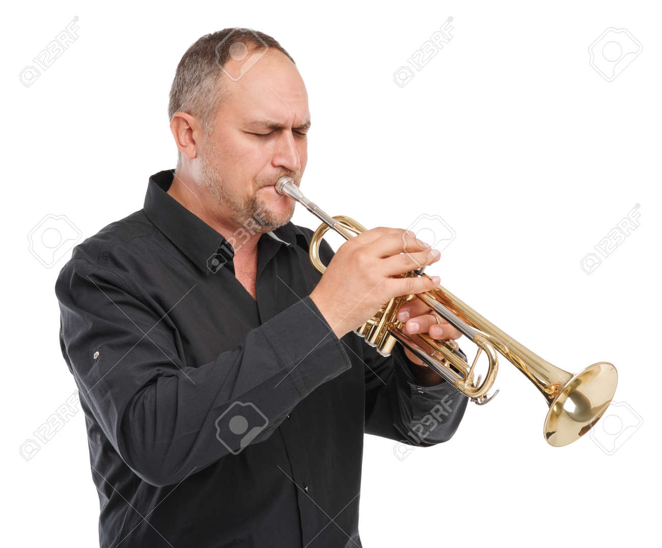 Человек с музыкальным инструментом. Красивая игра на трубе. Оркестр трубачей. Туба музыкальный инструмент. Тромбон музыкальный инструмент.