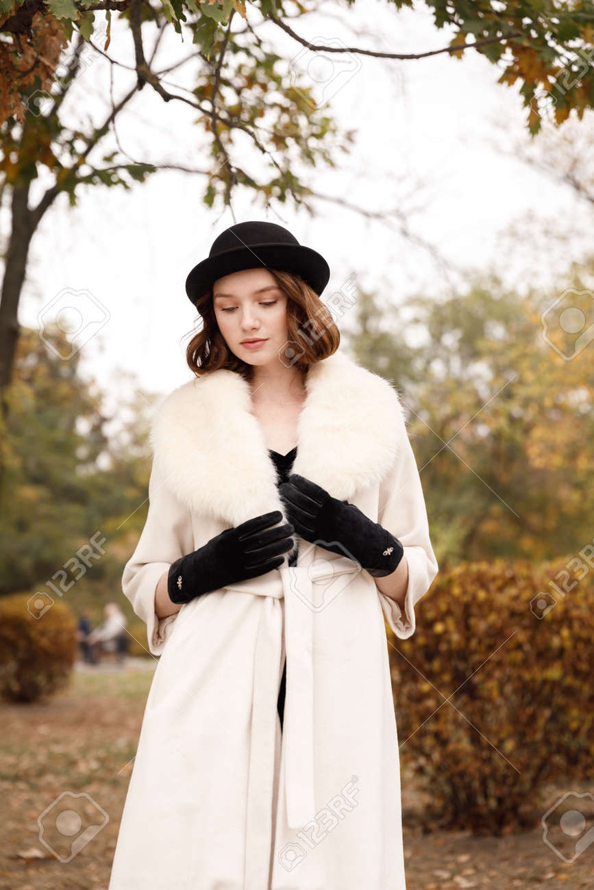 girls black hat and gloves