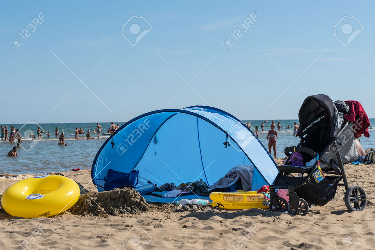 Beach Tent Images Stock Photos Vectors Shutterstock
