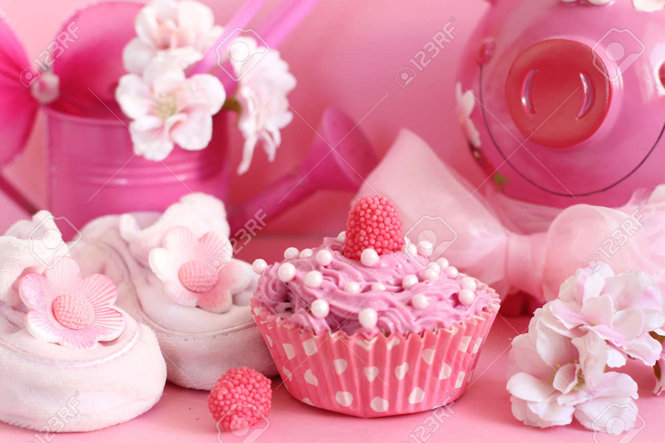 Cupcake Et Bebe Decoration De Couleur Rose Banque D Images Et Photos Libres De Droits Image