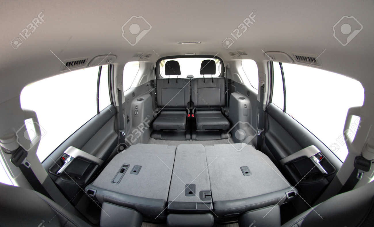 Suv の後部座席 の写真素材 画像素材 Image