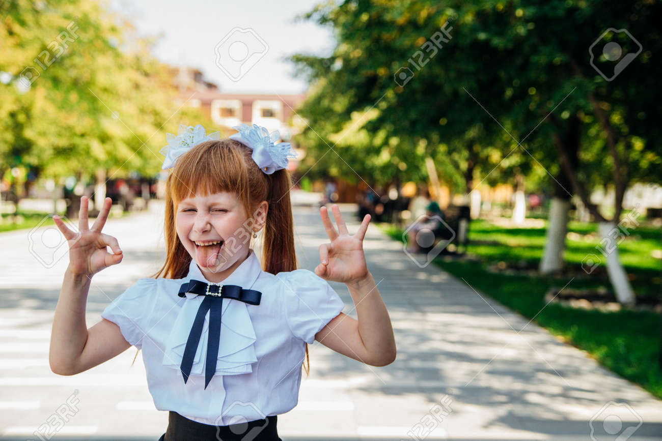 colegiala muestra 