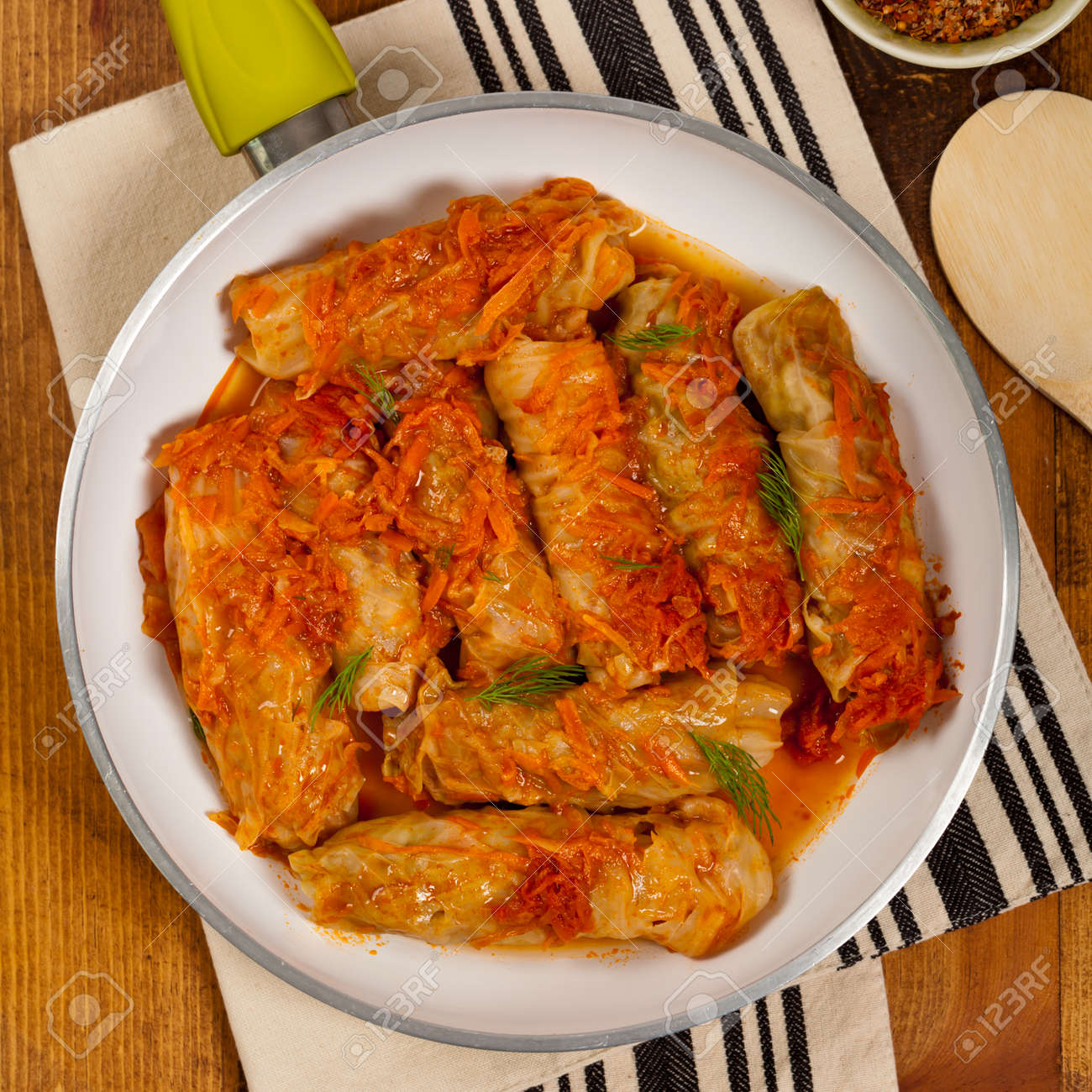 Chou Farci A La Sauce Tomate Mise Au Point Selective Banque D