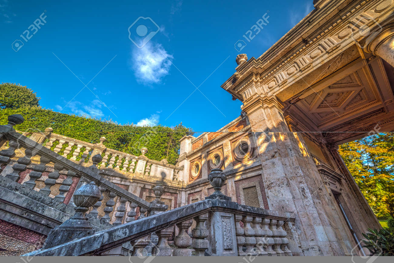 Monument in Parco delle Terme in Montecatini, Italy - 88448690 Monument in Parco delle Terme in Montecatini, Italy - 88448690