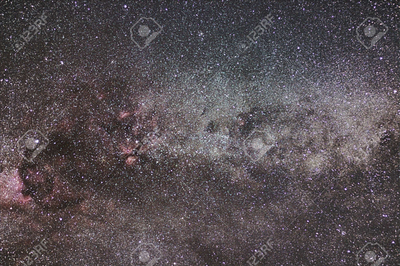 はくちょう 白鳥 の夜の星空の星座 天体写真の天の川とはくちょう座の星座 ノーザン クロス の写真素材 画像素材 Image はくちょう 白鳥 の夜の星空の星座 天体写真の天の川とはくちょう座の星座 ノーザン クロス の写真素材 画像素材 Image