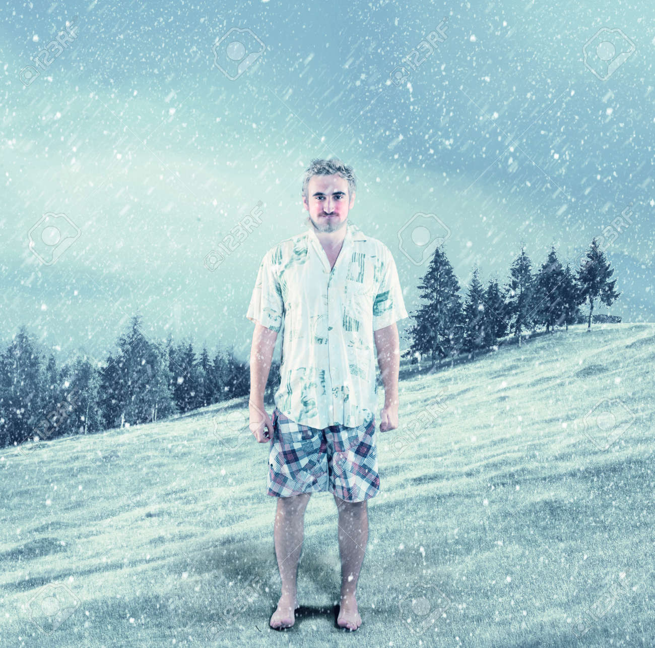 93783672-junger-mann-kleidete-in-der-som