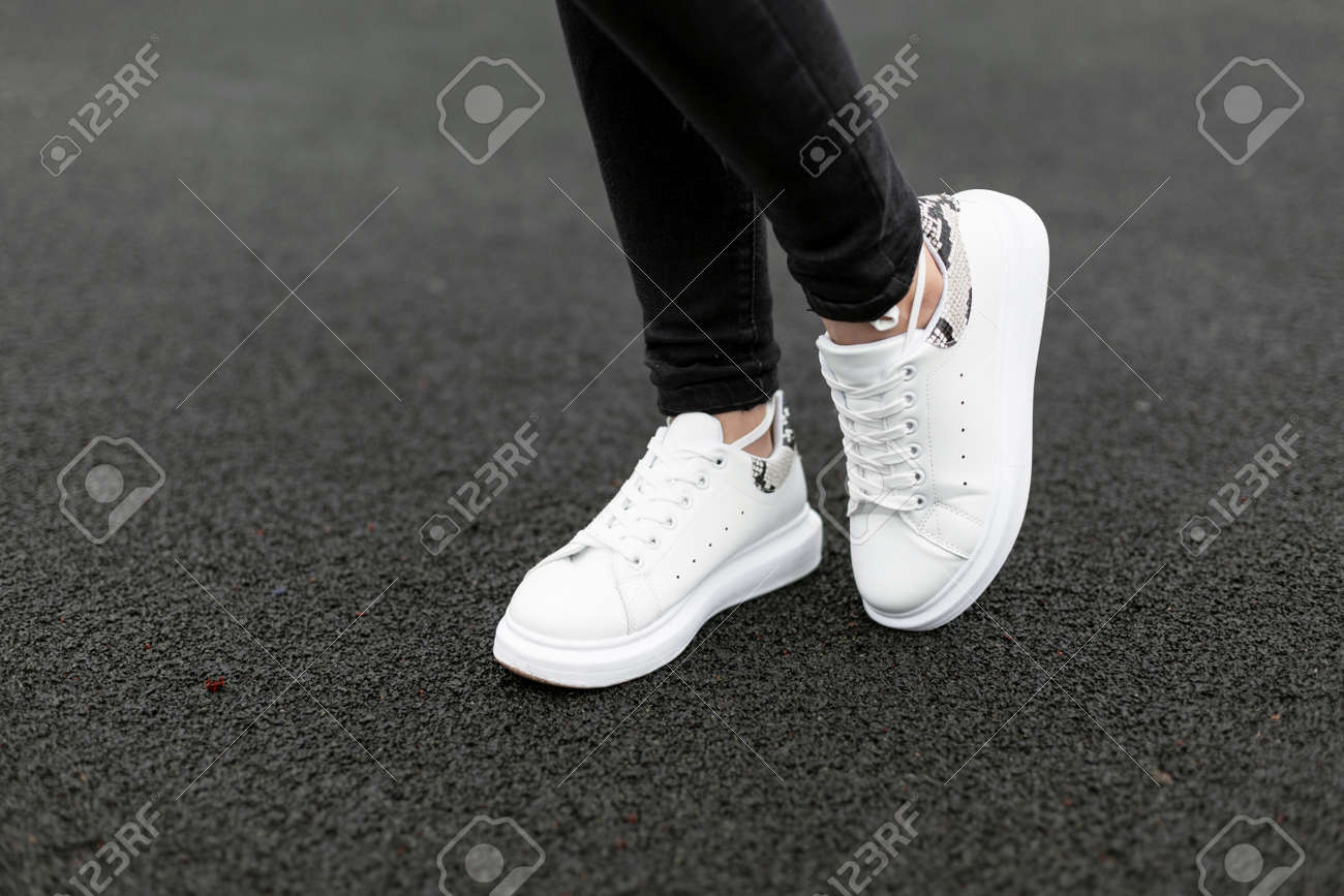 jeans stylish shoes