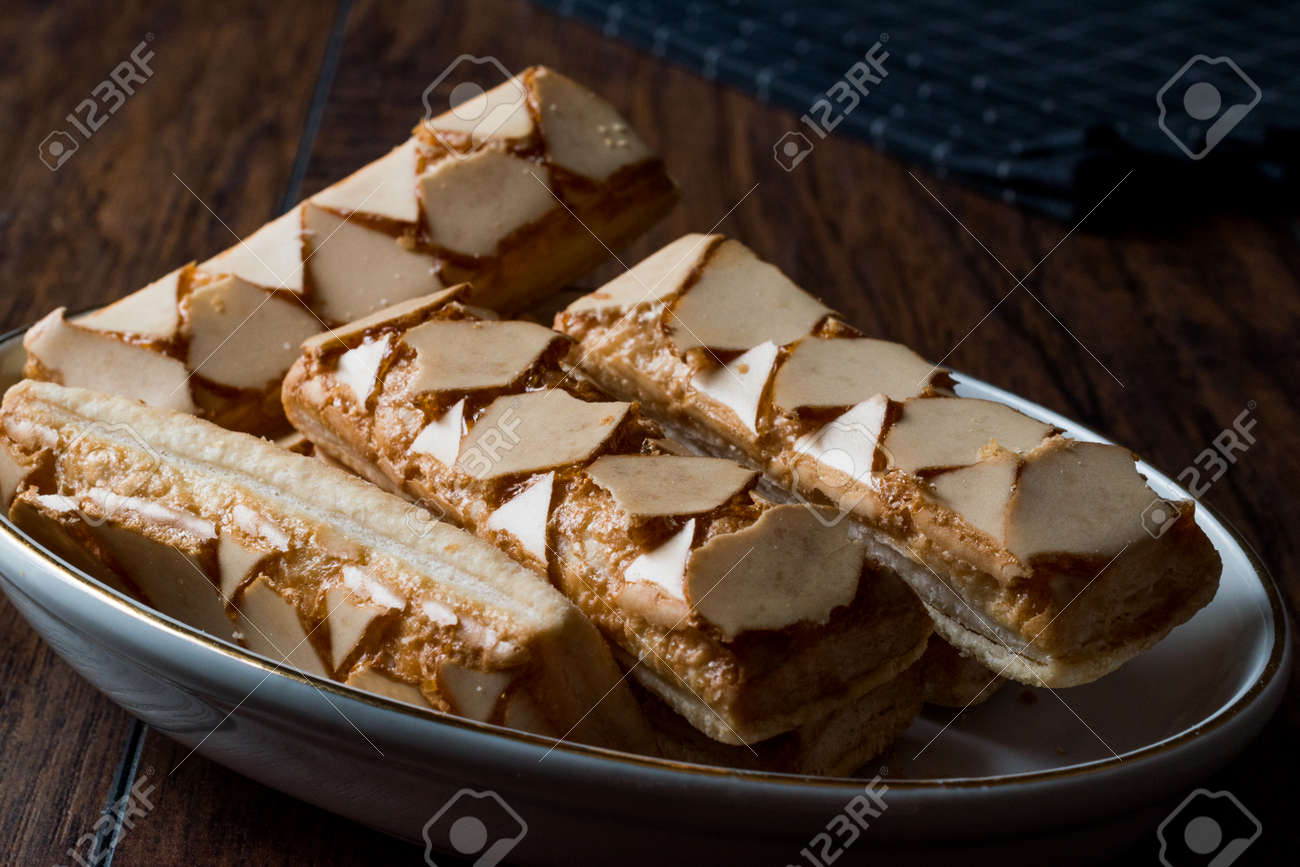 Feuillete Biscuits Italiens Sfogliatine Cuisine Traditionnelle Banque D Images Et Photos Libres De Droits Image Feuillete Biscuits Italiens Sfogliatine Cuisine Traditionnelle Banque D Images Et Photos Libres De Droits Image