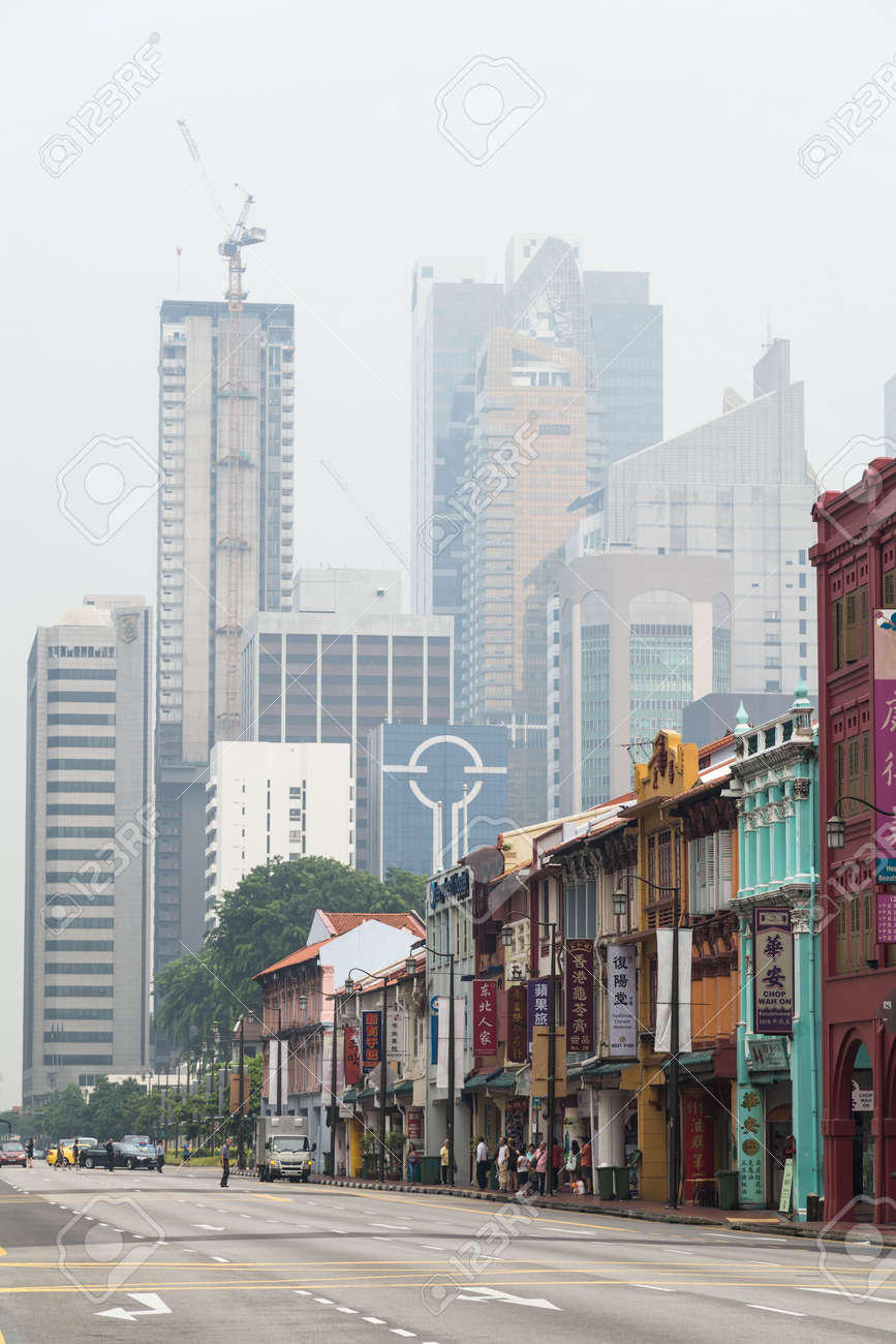 シンガポールのチャイナタウンの森林火災からのシンガポール シンガポール 15年 9 月年頃 スモッグや大気汚染 の写真素材 画像素材 Image