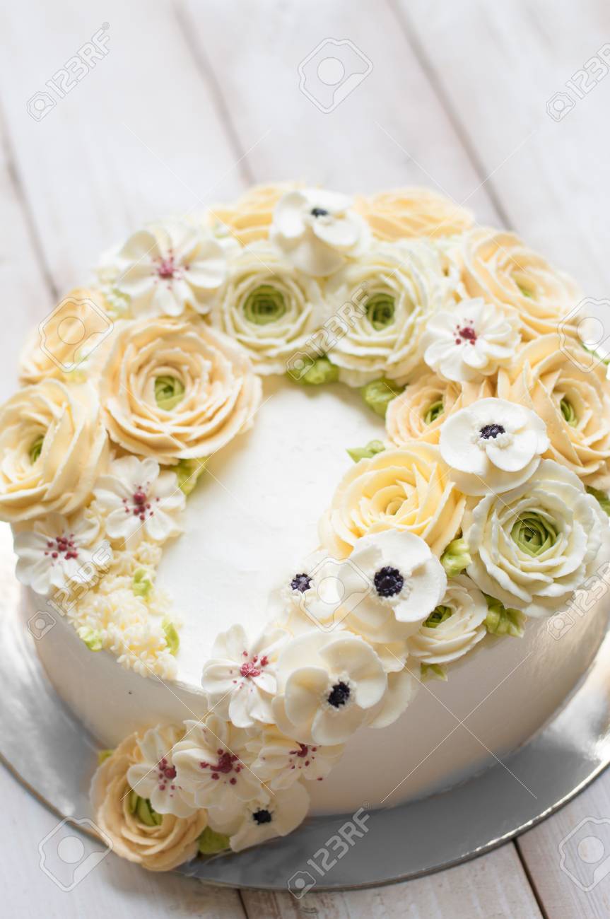 Gateau De Decoration Passepoil Creme Au Beurre Banque D Images Et Photos Libres De Droits Image