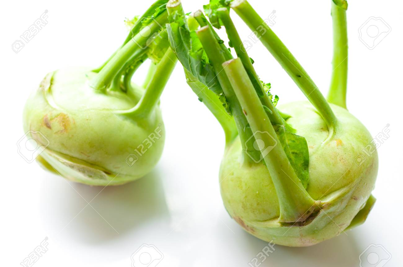 Chou Rave Vert Isole Sur Fond Blanc Banque D Images Et Photos