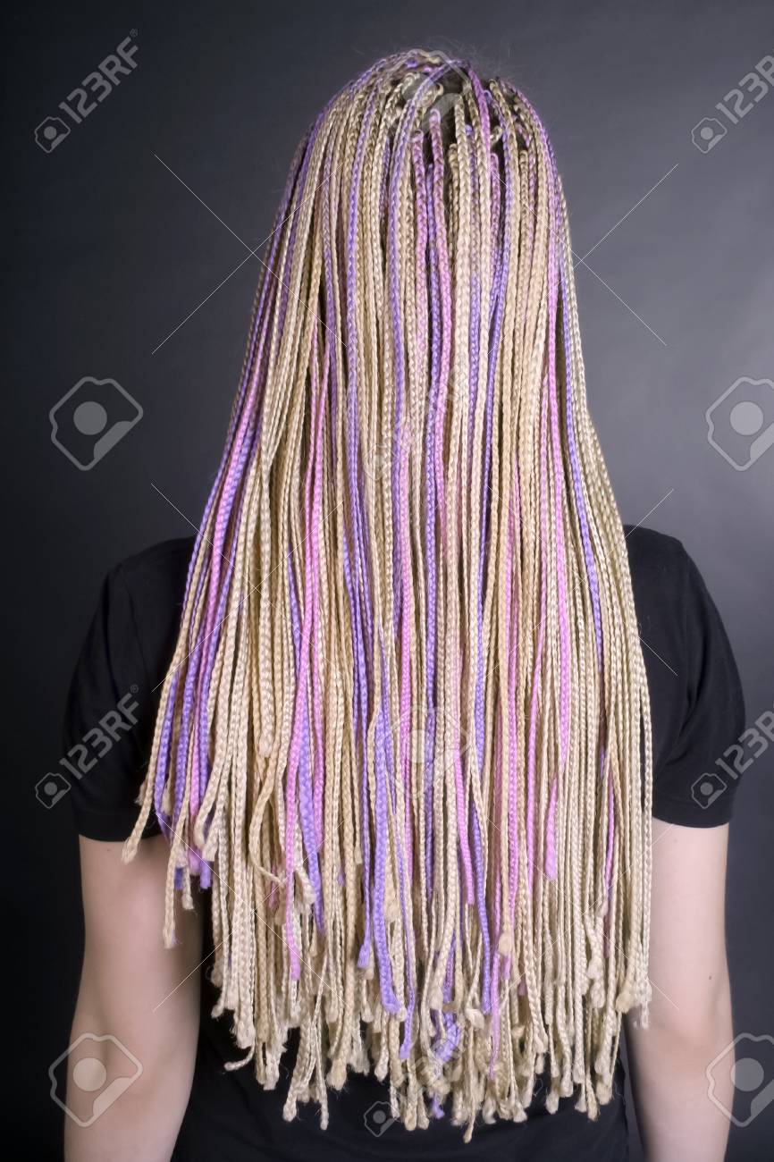 カラフルな髪の毛の女性の髪型 の写真素材 画像素材 Image