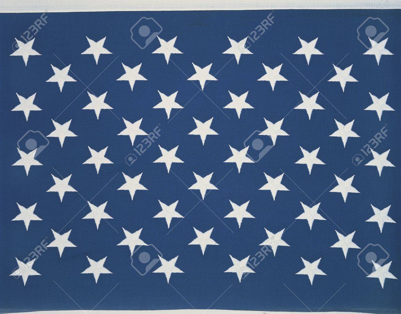 これらは アメリカの国旗の星です 彼らの青い背景に対してきっかり置きます の写真素材 画像素材 Image