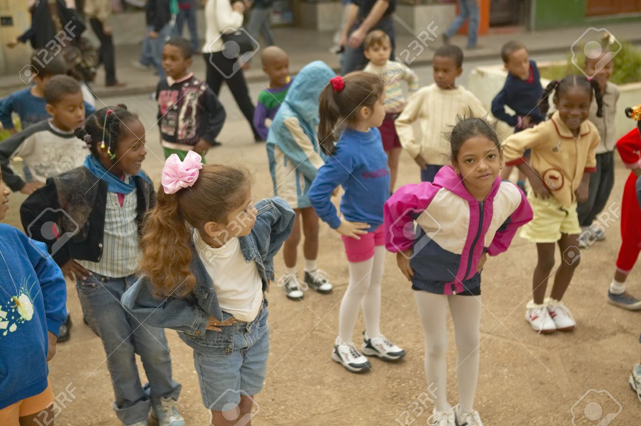 cuban girls dancing