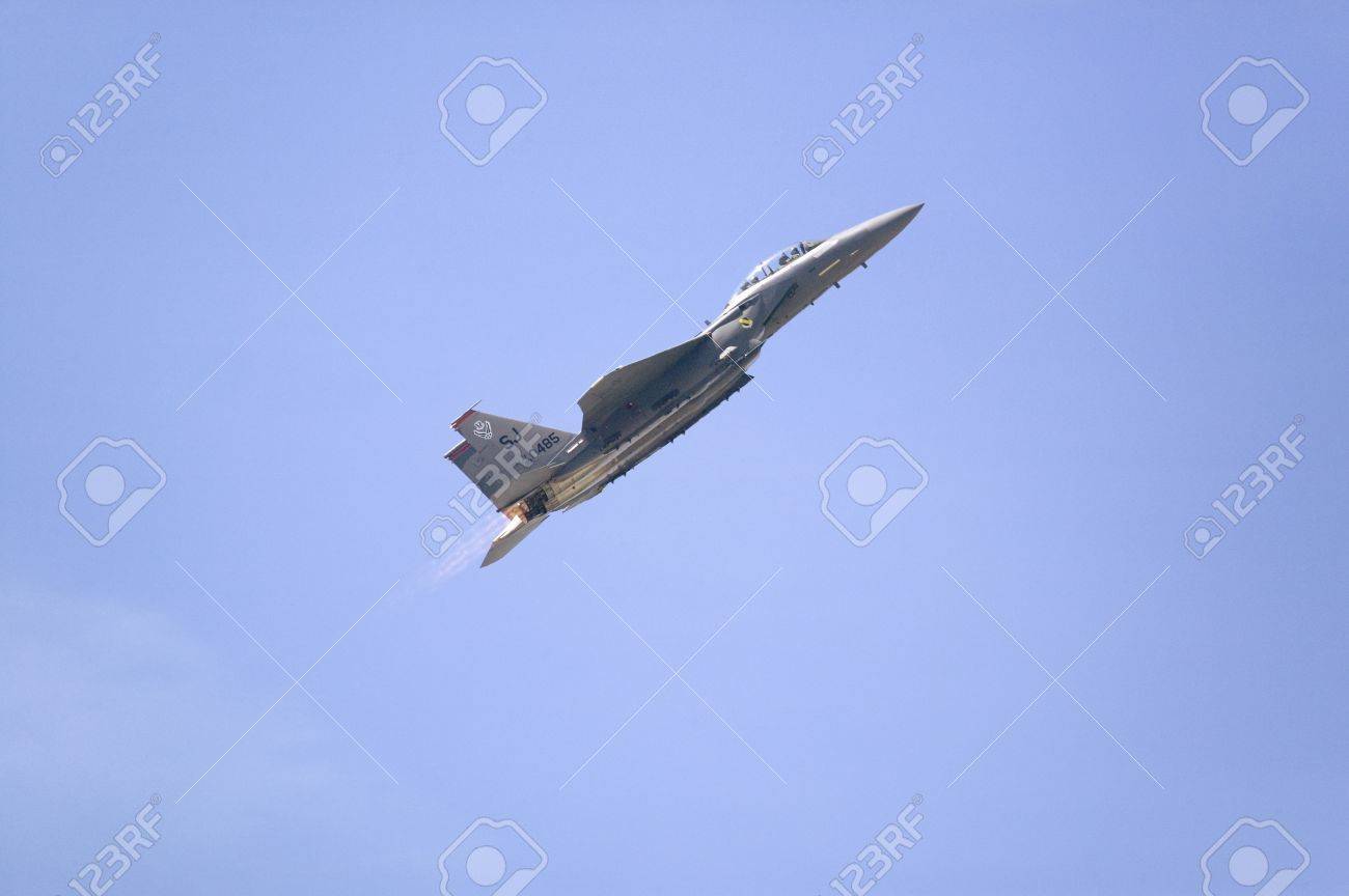 Fuerza Aerea De Ee Uu F 22a Raptor Avion De Combate Que Vuelan En La 42 ª Base Naval Del Condado De Ventura Nbvc Air Show En Point Mugu Condado De Ventura California Del