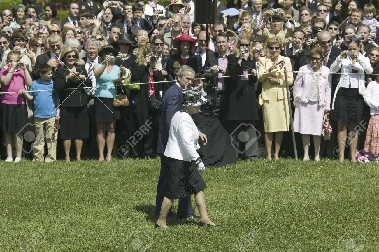 President George W Bush And Queen Elizabeth Ii Walking The South Stock Photo Picture And Royalty Free Image Image 20802981