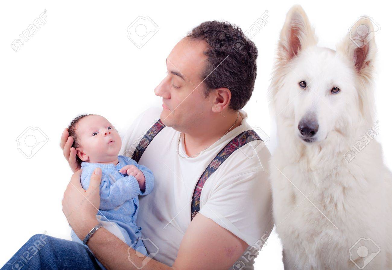 Papa Et Bebe Avec Un Chien De Berger Blanc Suisse Banque D Images Et Photos Libres De Droits Image