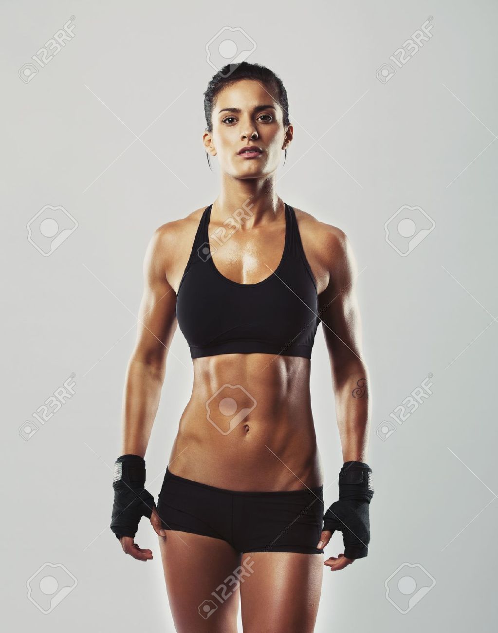 Female Bodybuilder Wearing A Strapon Female Bodybuilder Wearing A Strapon