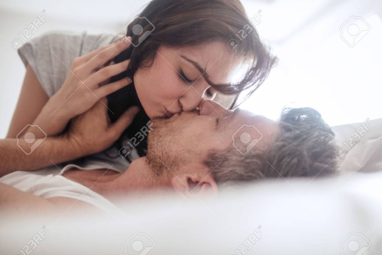 Romantsicher Sex mit jungem Paar Romantsicher Sex mit jungem Paar