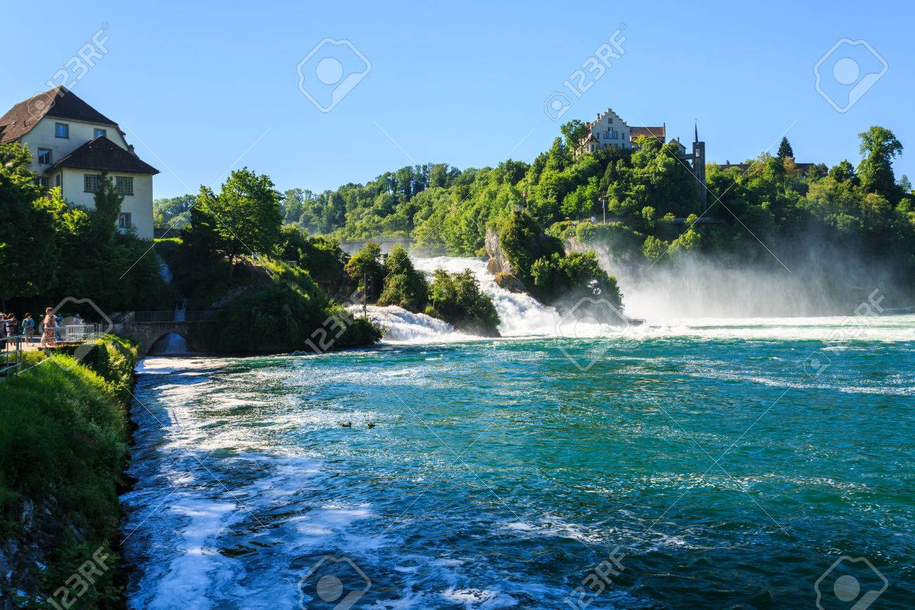 ライン滝 Rheinfalls ヨーロッパで最大の平野滝の眺め スイス北部にあります の写真素材 画像素材 Image ライン滝 Rheinfalls ヨーロッパで最大の平野滝の眺め スイス北部にあります の写真素材 画像素材 Image