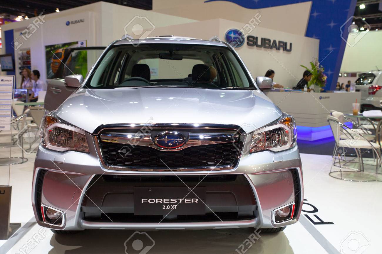 ノンタブリー 3 月 26 日 スバル フォレスター 2 0 Xt 14 年 3 月 26 日ノンタブリ タイでの第 35 回バンコク国際モーター ショーで展示 の写真素材 画像素材 Image