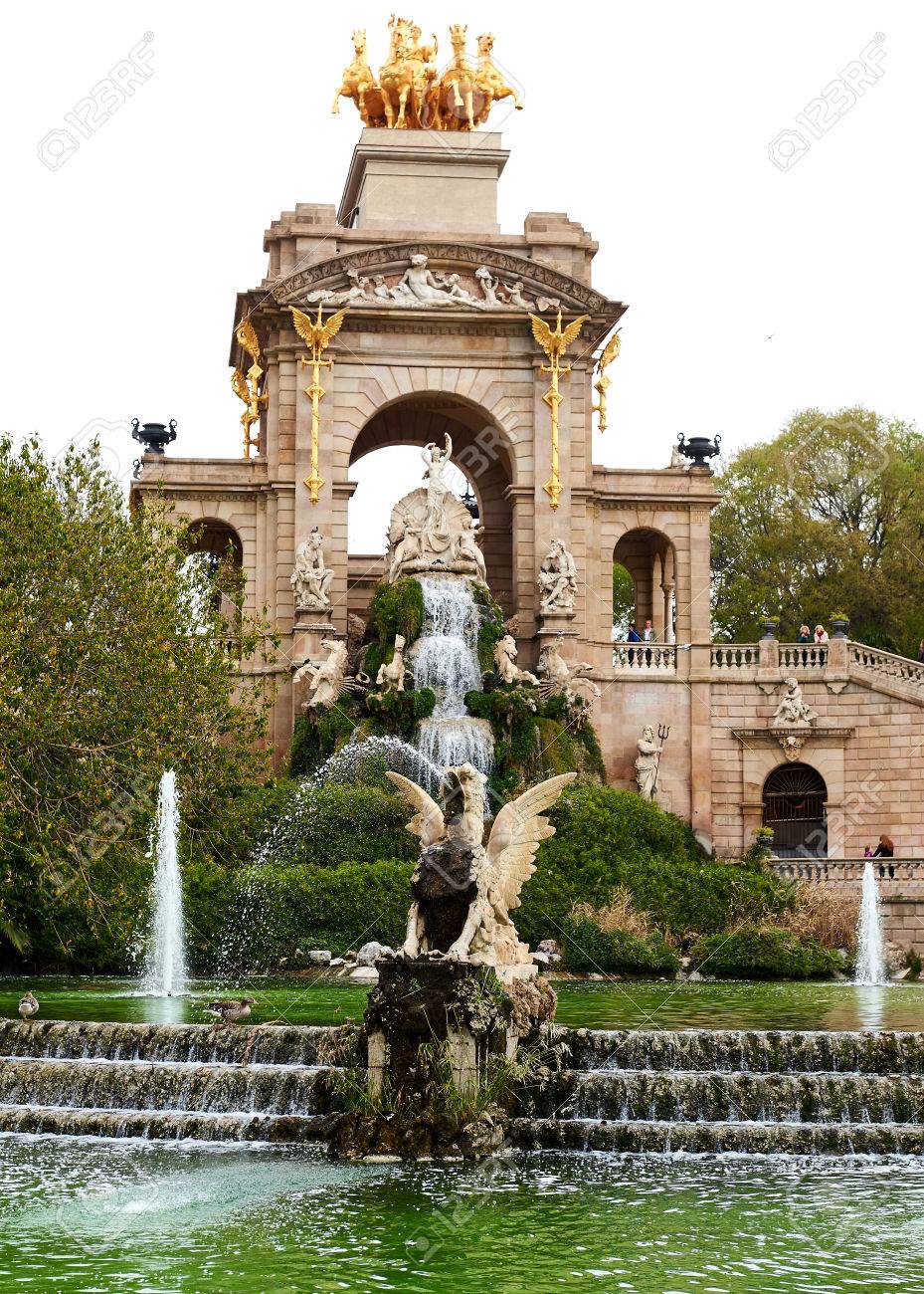 バルセロナ スペイン 16 年 4 月 4 日 カスケーダ噴水 18 年に建てられました バルセロナの最高級の公園の 1 つ シウタデラ公園にある噴水 スペイン の写真素材 画像素材 Image