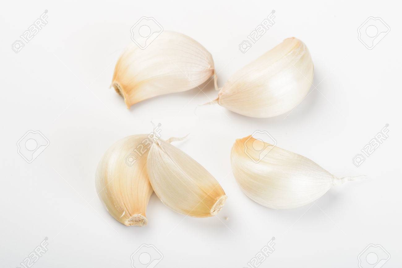 close up of garlic on the white background - 39479205 close up of garlic on the white background - 39479205
