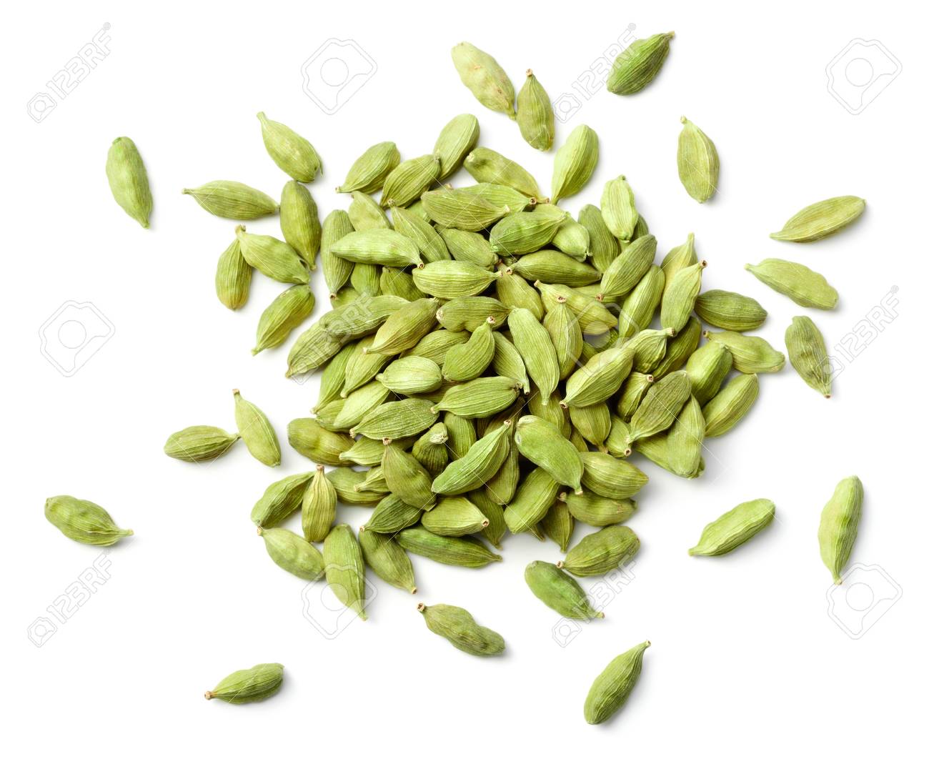 closeup of dried cardamom isolated on white - 95358438 closeup of dried cardamom isolated on white - 95358438