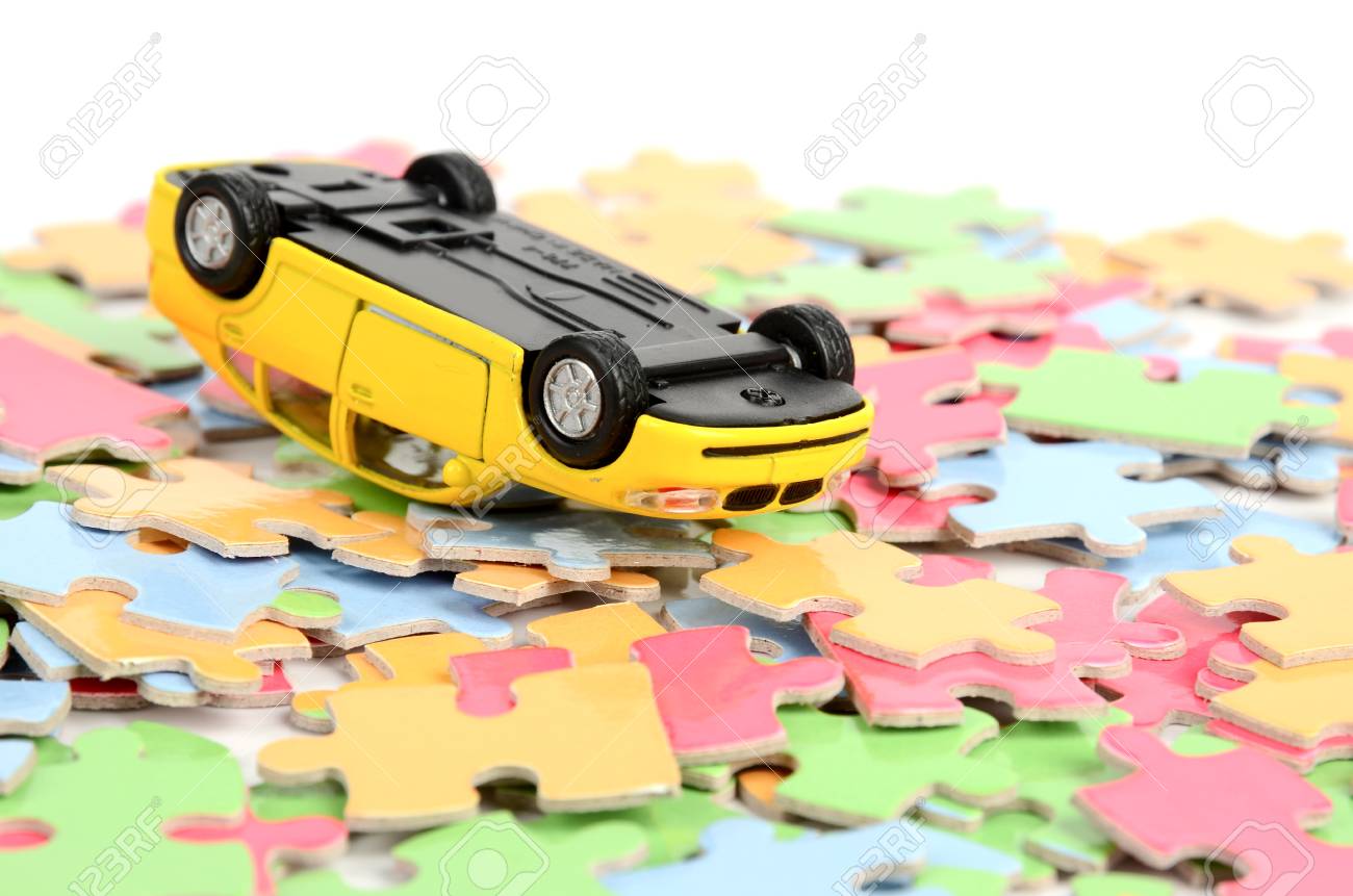 おもちゃの車とパズル の写真素材 画像素材 Image