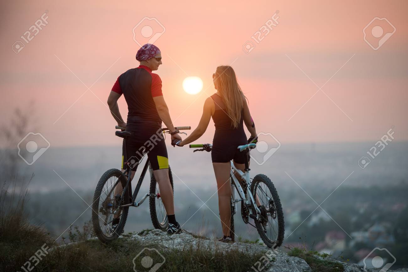 Parejas En Bicicleta Imagenes 2025