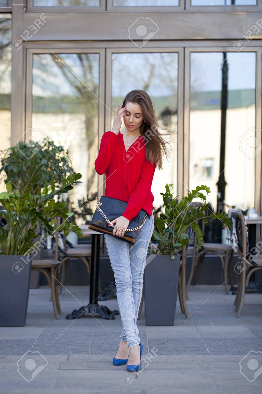 red shirt with jeans girl