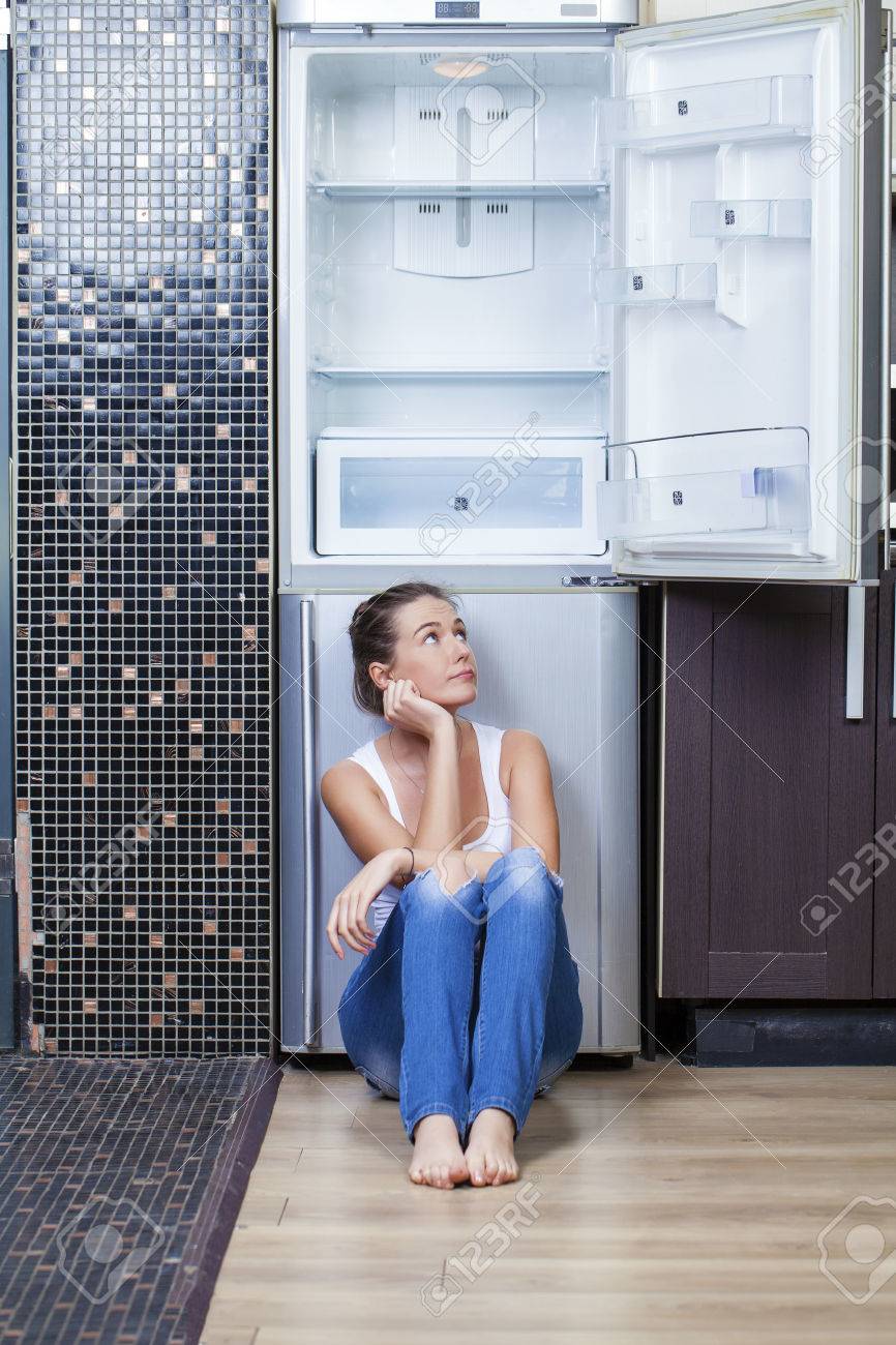 Girl with The Empty Fridge | TikTok, image size:866x1300