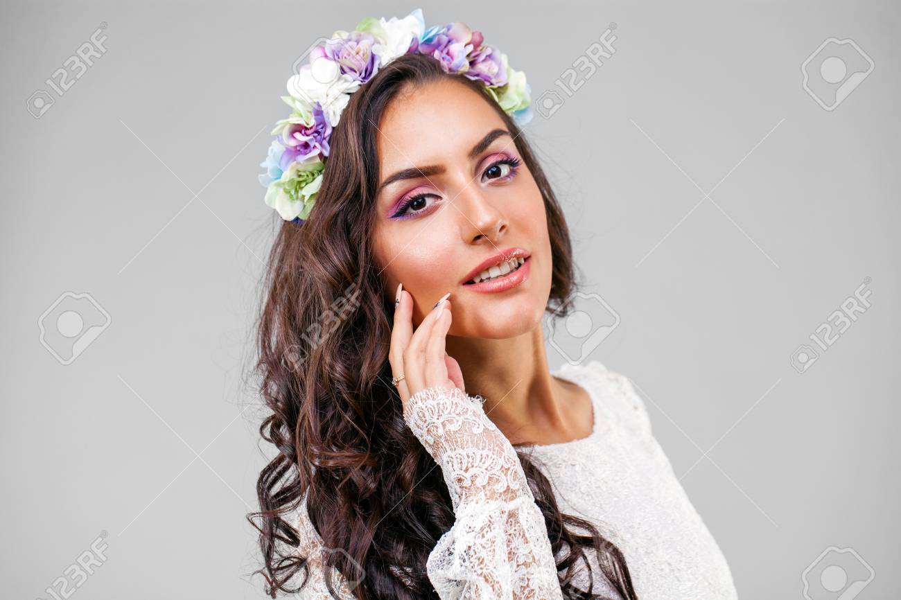 arab covered face sexy woman Arab covered face sexy woman