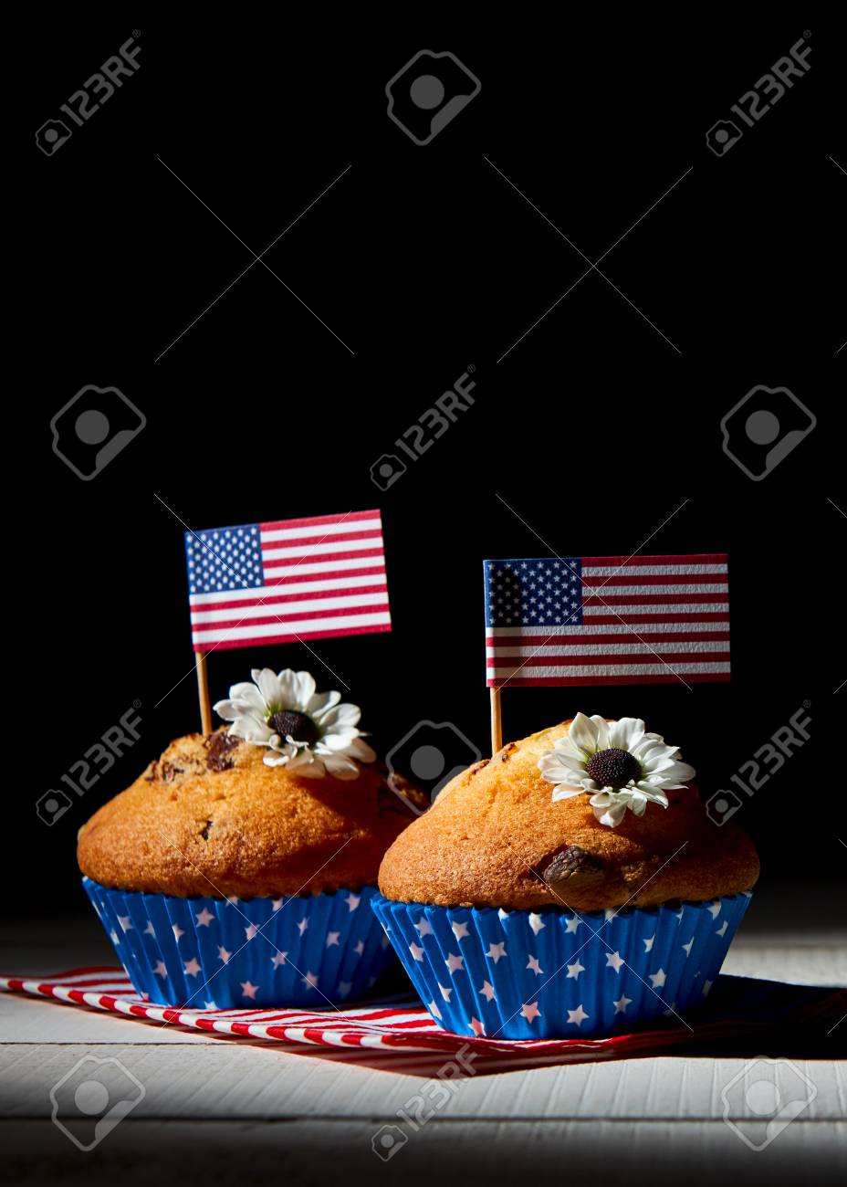 アメリカの国旗のかわいいカップケーキ の写真素材 画像素材 Image アメリカの国旗のかわいいカップケーキ の写真素材 画像素材 Image