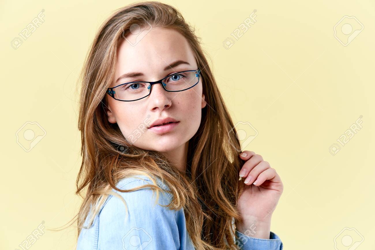 girls reading glasses