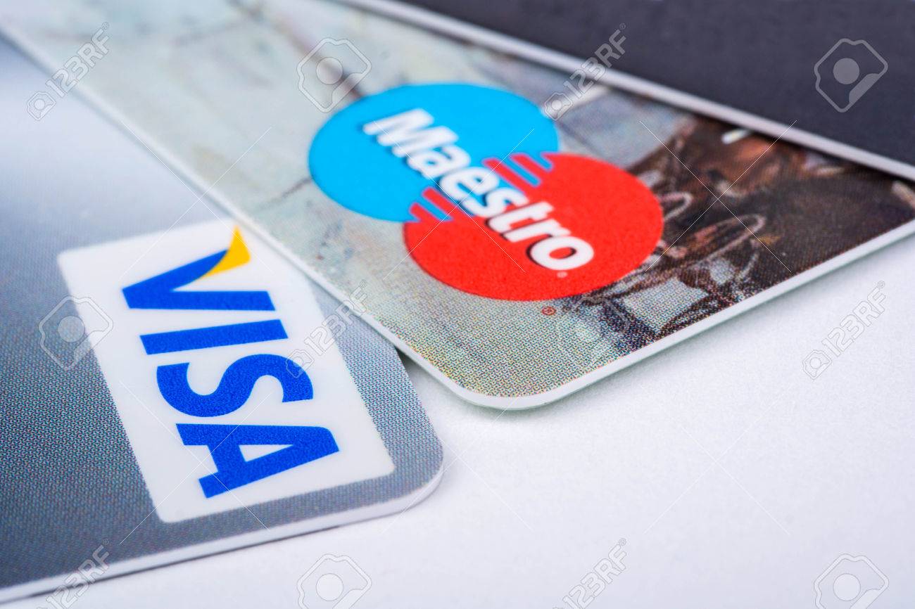 3 개의 신용 카드, 비자, 마스터 카드와 비자 전자 로열티 무료 사진, 그림, 이미지 그리고 스톡포토그래피. Image 33434294