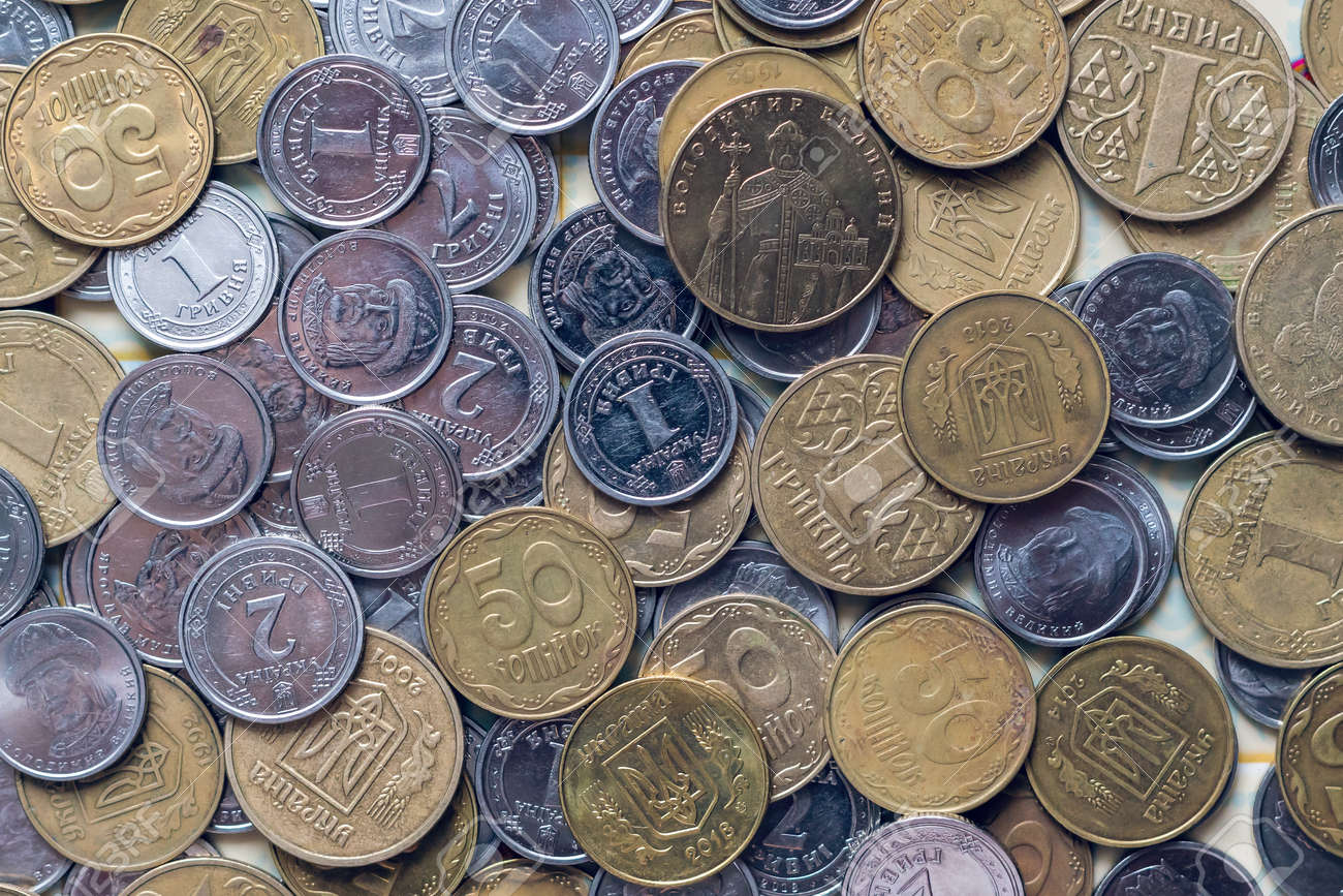 ウクライナの通貨、グリブナ、背景のテクスチャの金属コイン。の写真素材・画像素材 Image 137523769