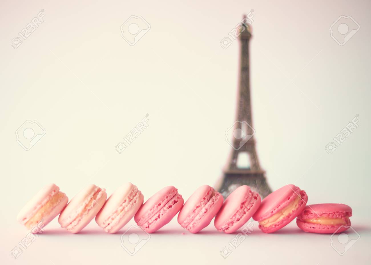 パリ エッフェル塔 のスマホ壁紙 Id カラフルなマカロンのほか パリの眺め かわいいマカロンとエッフェル塔モデル防水バスルームファブリックシャワーカーテン1x180 Cm Vladatk Gov Ba