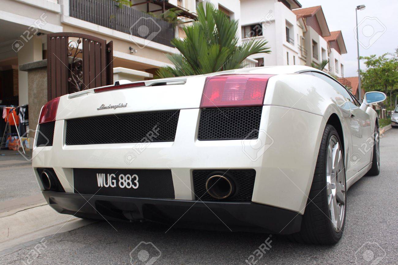 Lamborghini gallardo back view Lamborghini gallardo back view