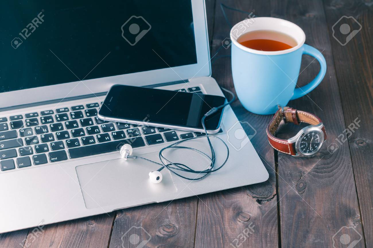 mobile watch with headphone