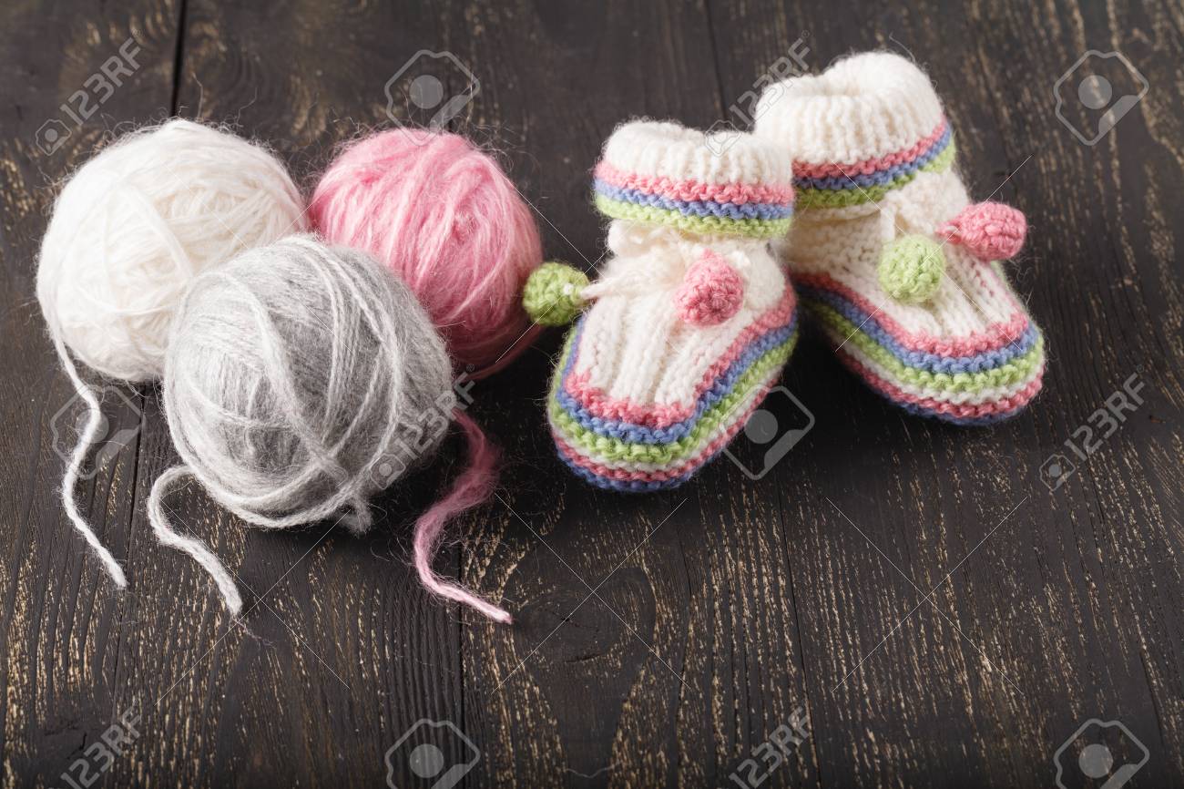 yarn baby shoes