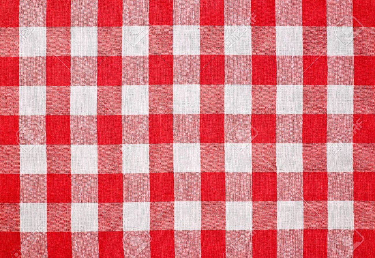 赤チェック生地のテーブル クロス の写真素材 画像素材 Image