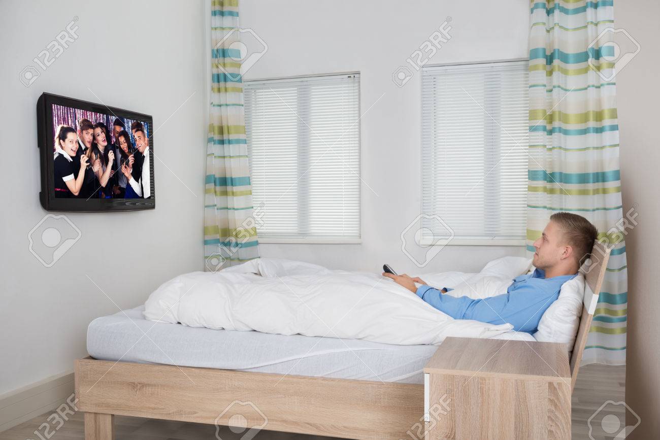 ベッド上等でみられるテレビ 【公式通販】