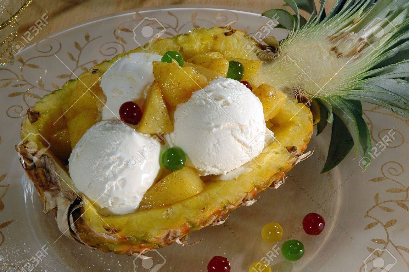 パイナップルのデザート の写真素材 画像素材 Image
