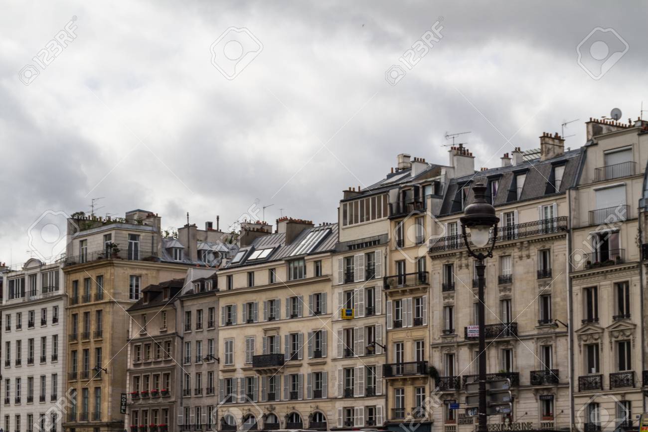 美しいパリの街パリ フランス ヨーロッパを表示します の写真素材 画像素材 Image