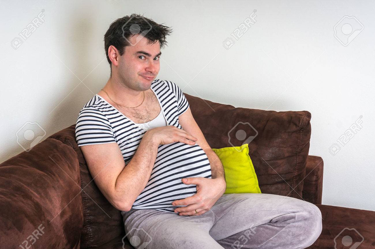 Gratuit Images Image Drole D Homme Enceinte Avec Ventre De Femme Enceinte A La dernière par